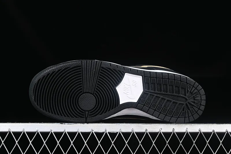 All categories Nk SB Dunk series Nk SB Dunk Low low-top sneakers K version Nk SB Dunk Low black and white gold dunk series low-top casual sports skateboard shoes BQ6817-002